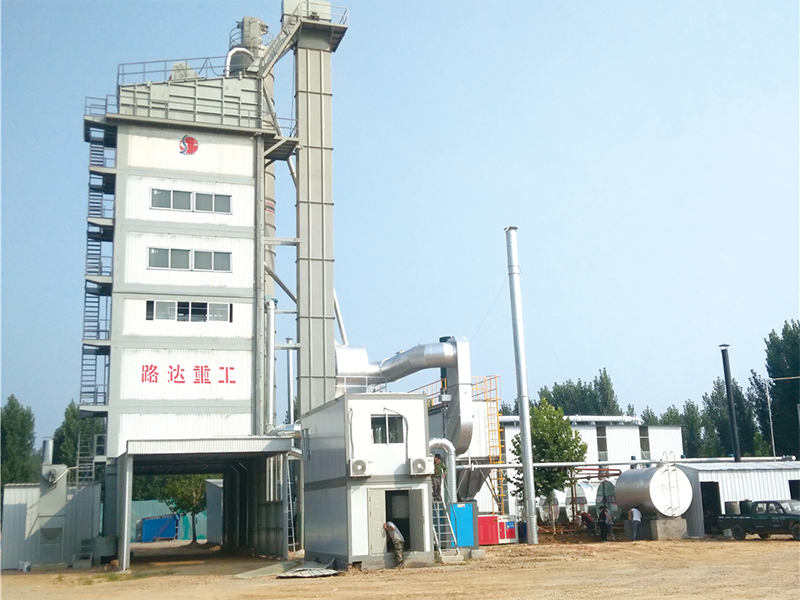 二、2018年10月濟(jì)寧工地hqb3500型瀝青攪拌站
